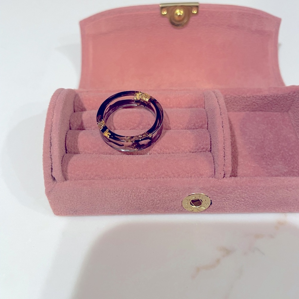 Black and gold resin ring, size 8